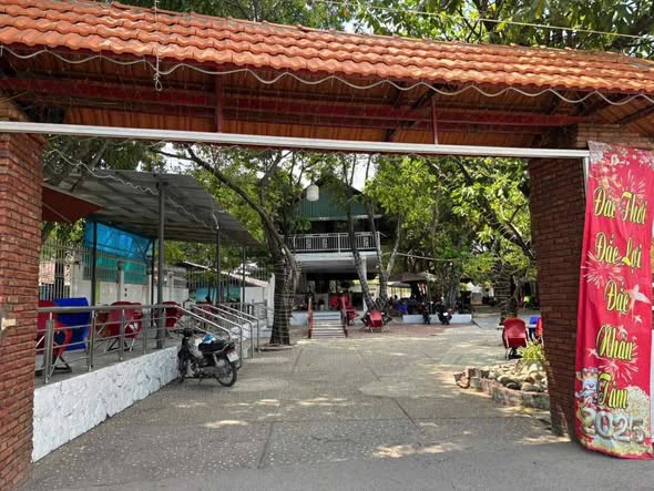 Quán cà phê sân vườn 1000m² giá 48 tỷ - Đầu tư sinh lời ngay!