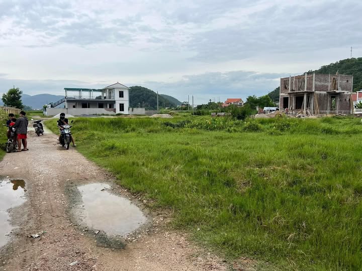 Đất nền xã Đông Thành 200m² - Sổ đỏ chính chủ, giá thỏa thuận!