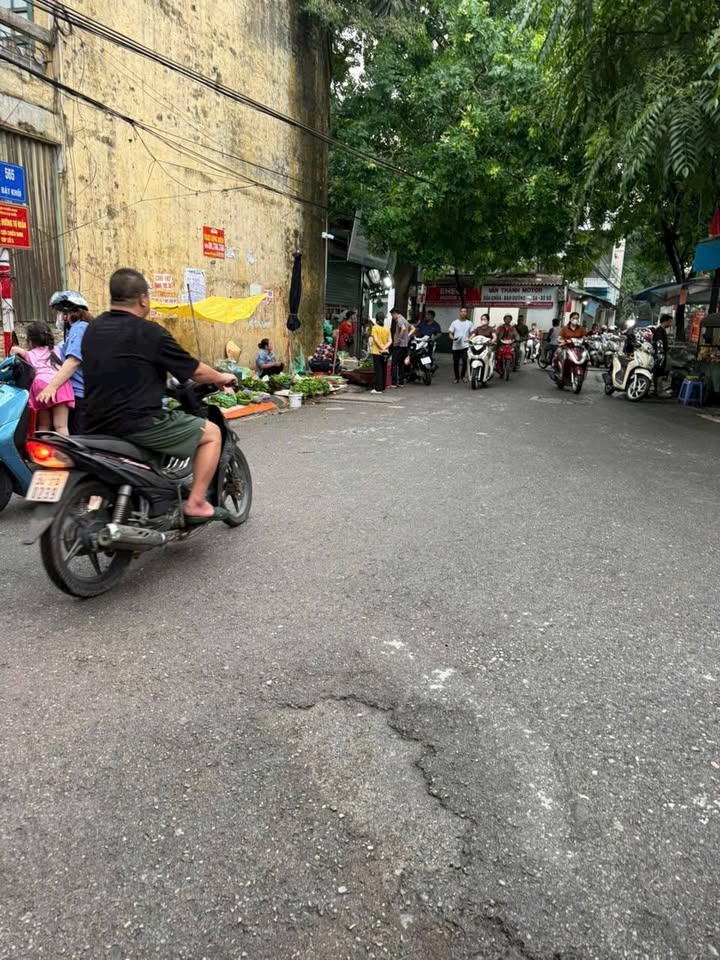 Lô đất Long Biên 130m² giá 13 tỷ - Cơ hội đầu tư hiếm có!