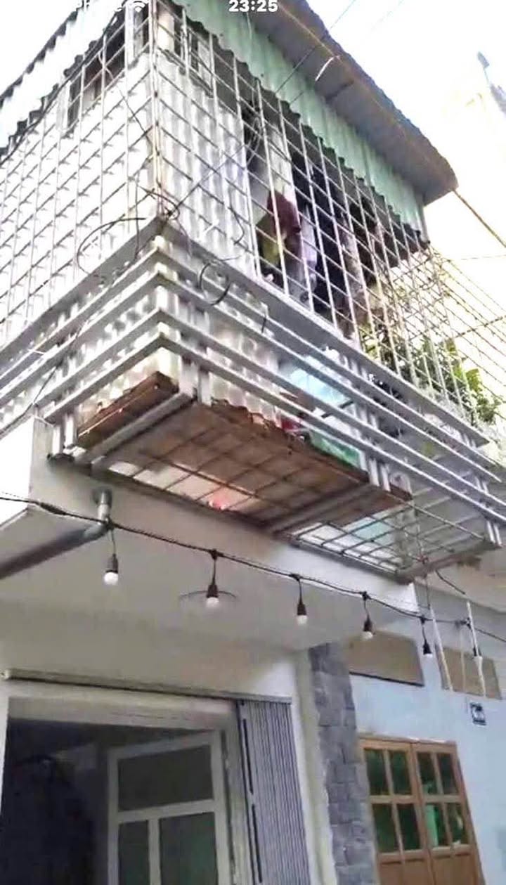 Nhà cho thuê 2 tầng ngõ Trại Chuối, Hải Phòng 36m² giá 2.3 triệu - Đỗ ô tô trước cửa!