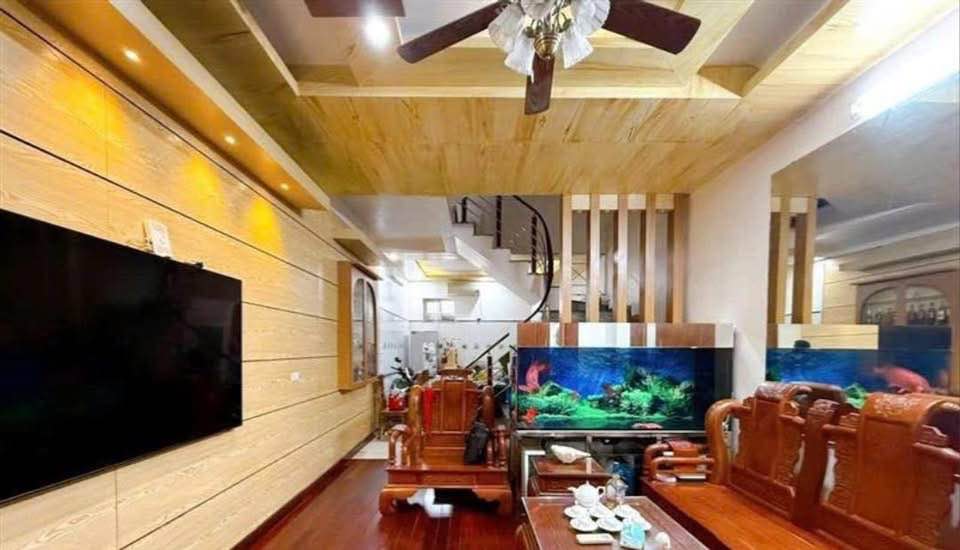 Nhà Xóm Trung, Đằng Giang, Ngô Quyền 40m² giá 3.4 tỷ - Thiết kế hiện đại, tiện ích đầy đủ!