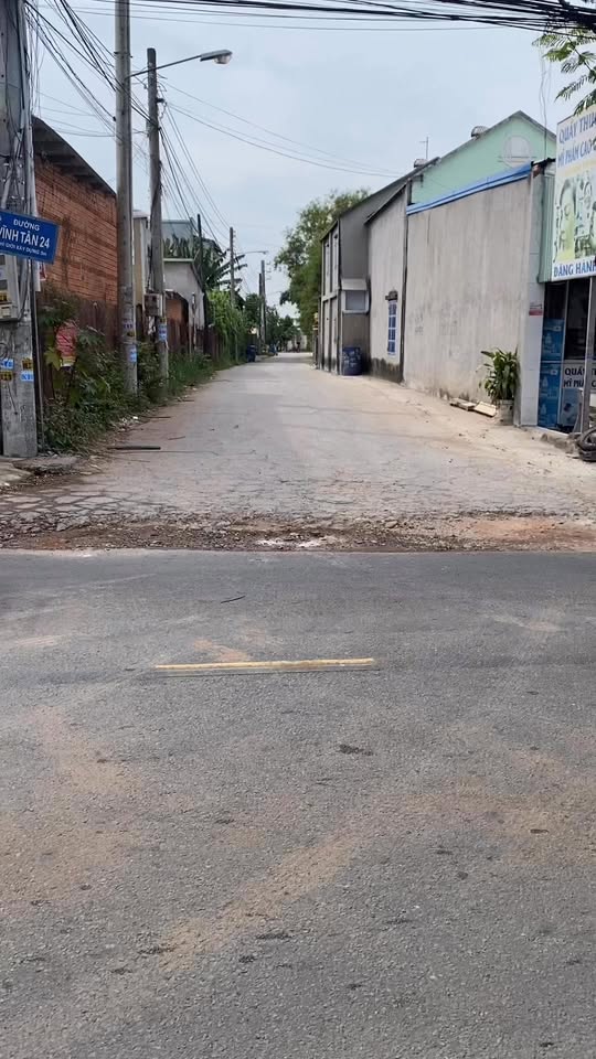 Nhà mặt tiền đường DH410 Tân Uyên 126m² giá 2.5 tỷ - Vị trí đẹp nhất khu vực!