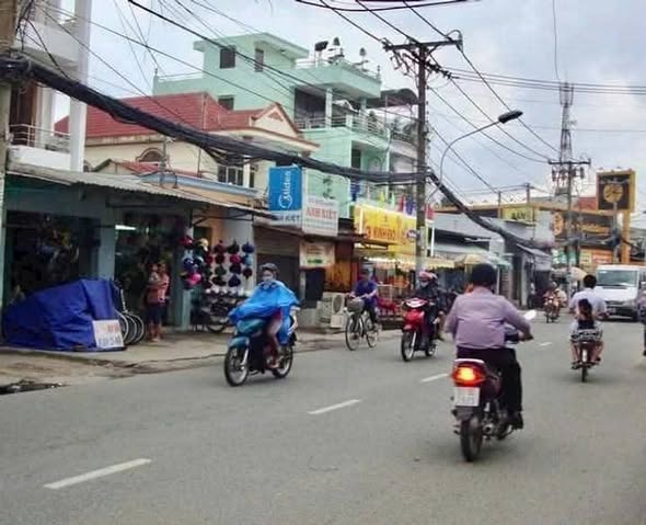 Cho thuê nguyên căn mặt tiền đường Đông Hưng Thuận, Q12 - Giá chỉ 14 triệu/tháng!