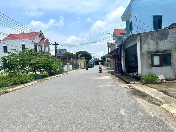 Đất thổ cư Nghĩa Thành 100m² giá 1.1 tỷ - Sổ đỏ chính chủ, gần chợ và trường học!