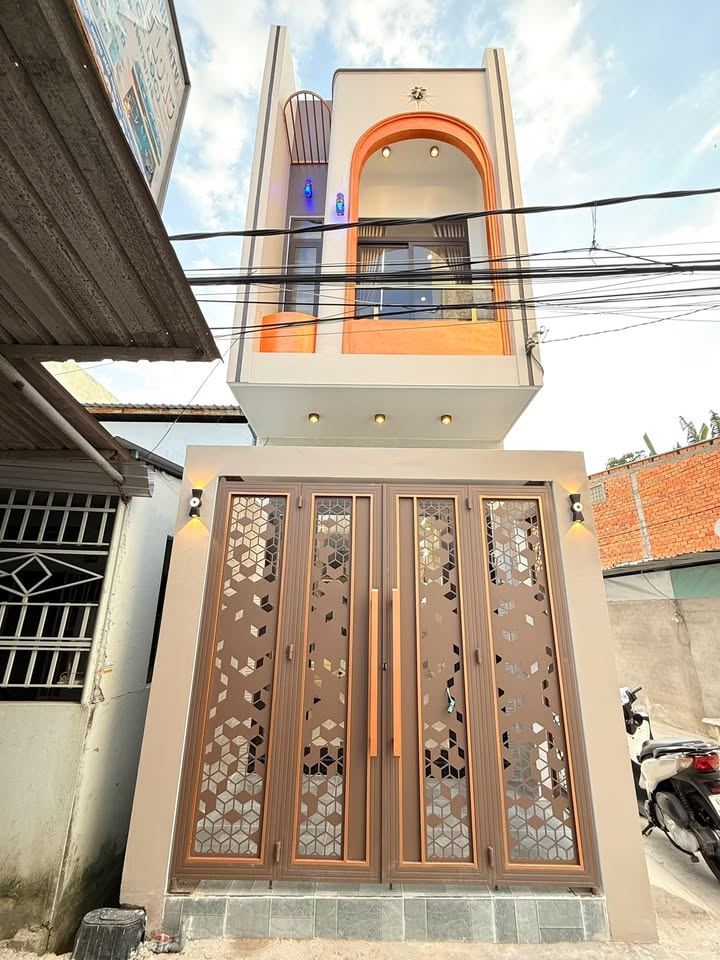 Nhà 1 trệt 1 lầu tại Cần Thơ 54m² giá 3.489 tỷ - Sân đậu ô tô thoáng mát!