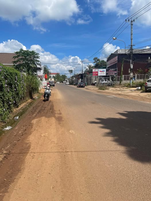 Lô đất 300m² mặt tiền Y Moan, Buôn Ma Thuột - Cơ hội đầu tư tuyệt vời!