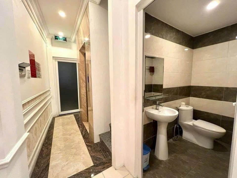 Bán nhà Mặt Tiền Lê Thánh Tôn, Nha Trang 96m² giá 35 tỷ - Đầu tư sinh lời ổn định!