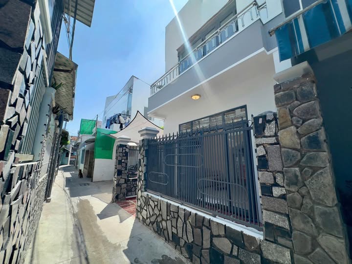 Bán nhà phường Tây Nha Trang 60m² giá 3.2 tỷ - Nhà đẹp dọn vào ở ngay!