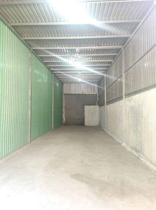 Kho cho thuê tại Dĩ An 90m² giá 7.5 triệu - Đường nhựa rộng rãi