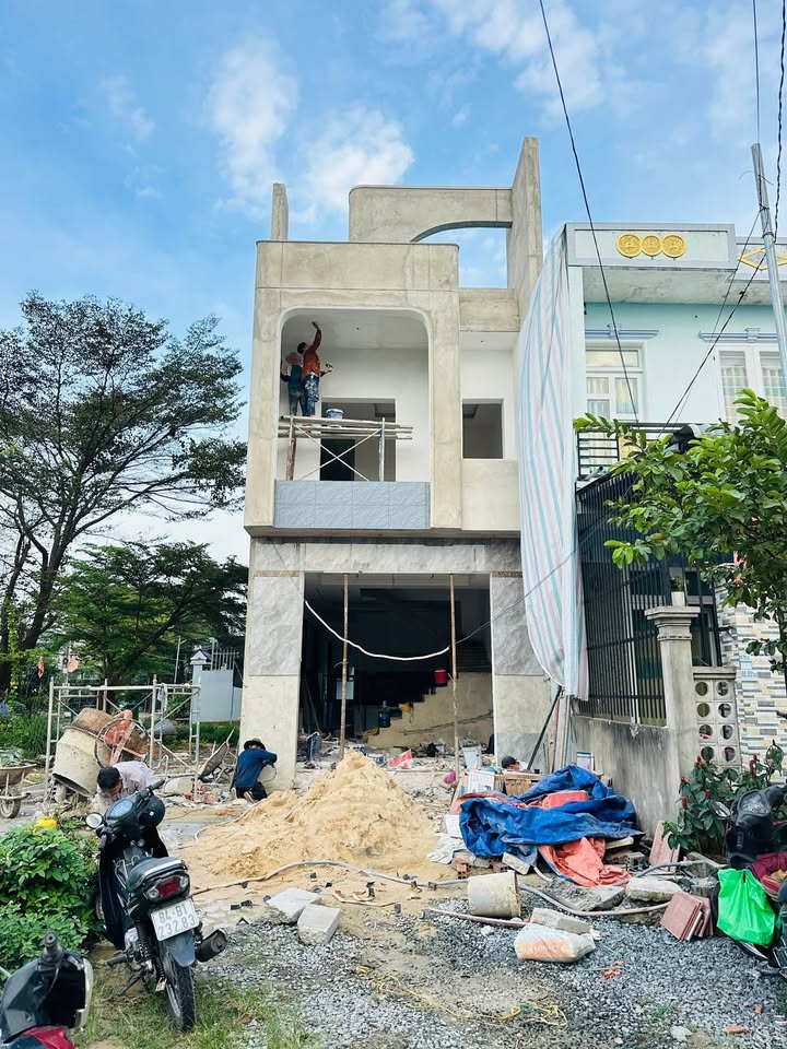 Nhà phố Tân Hiệp, Tân Uyên 105m² giá 3.9 tỷ - Thiết kế hiện đại, hỗ trợ ngân hàng!