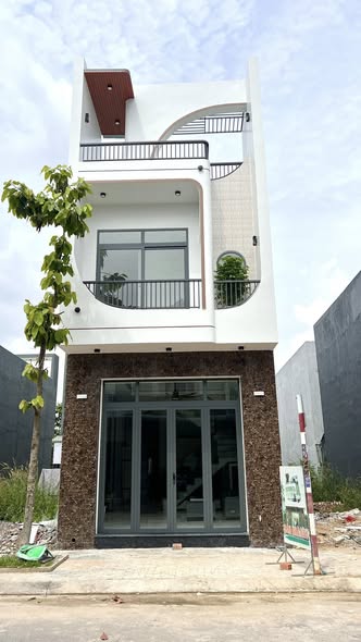 Nhà 2 tầng Tân Hiệp, 63m² giá 2.65 tỷ - Thiết kế hiện đại, sẵn sàng vào ở!