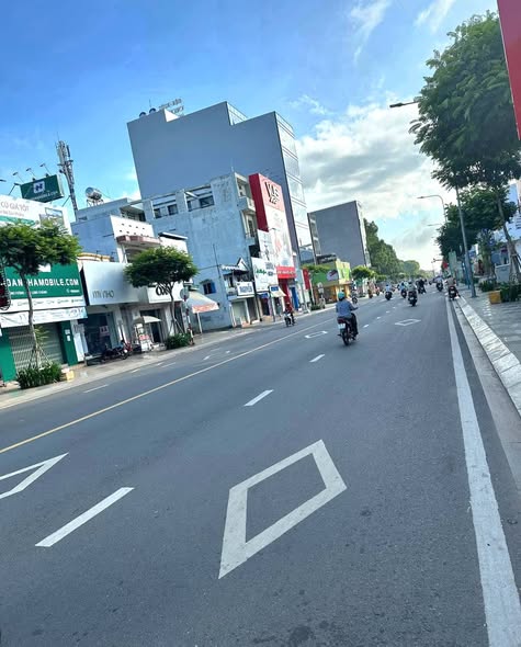 Nhà 2 Mặt Tiền Kinh Doanh Đường Hùng Vương Long Khánh 168m² giá 22 tỷ - Cơ hội đầu tư vàng!