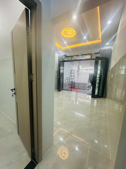 Nhà bán Phước Hậu, Vĩnh Long 97m² giá 2.9 tỷ - Thiết kế hiện đại, an ninh tốt!