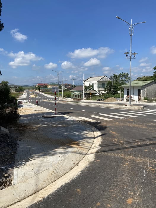 Nhà mặt tiền Phạm Văn Đồng Hồ Xá 190m² giá 2 tỷ - Sổ hồng chính chủ!