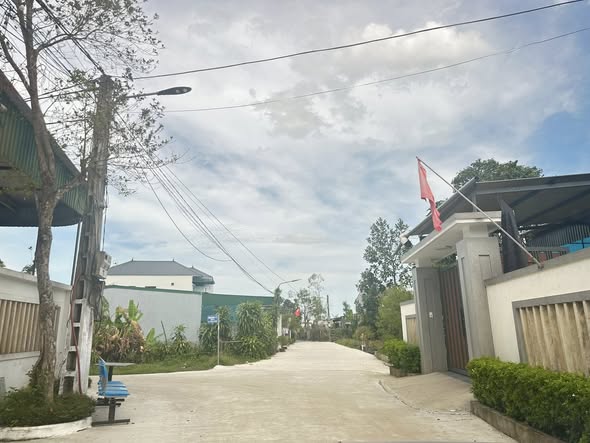 Đất Hưng Lộc 98m² giá 2 tỷ - Đường thoáng, dân cư đông đúc!