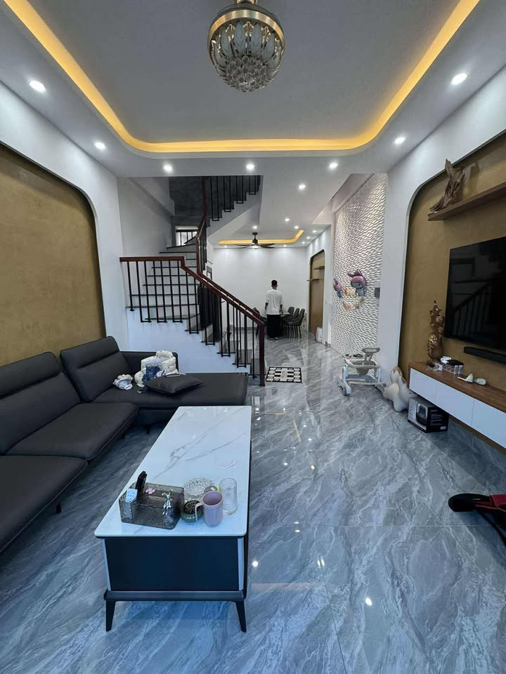 Bán Nhà 3 Tầng Ngõ Ô Tô Tại Tô Hiến Thành, Nam Định - Giá Chỉ 2,1 Tỷ