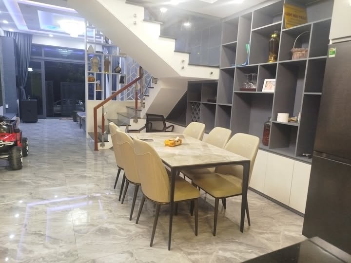 Nhà 3 tầng mới xây tại Hòa Xuân, Đà Nẵng 150m² giá 3 tỷ - Giảm ngay 200 triệu!