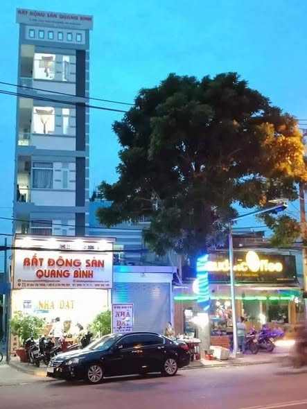 Cho thuê Nhà mặt tiền Bờ Bao Tân Thắng, quận Tân Phú - Diện tích 184m², Giá 140 triệu/tháng