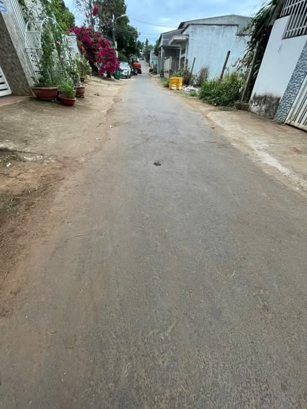 Nhà 2 mặt tiền 549 Hà Huy Tập, Tân Lợi, 200m² giá 4.2 tỷ - Cơ hội đầu tư tuyệt vời!