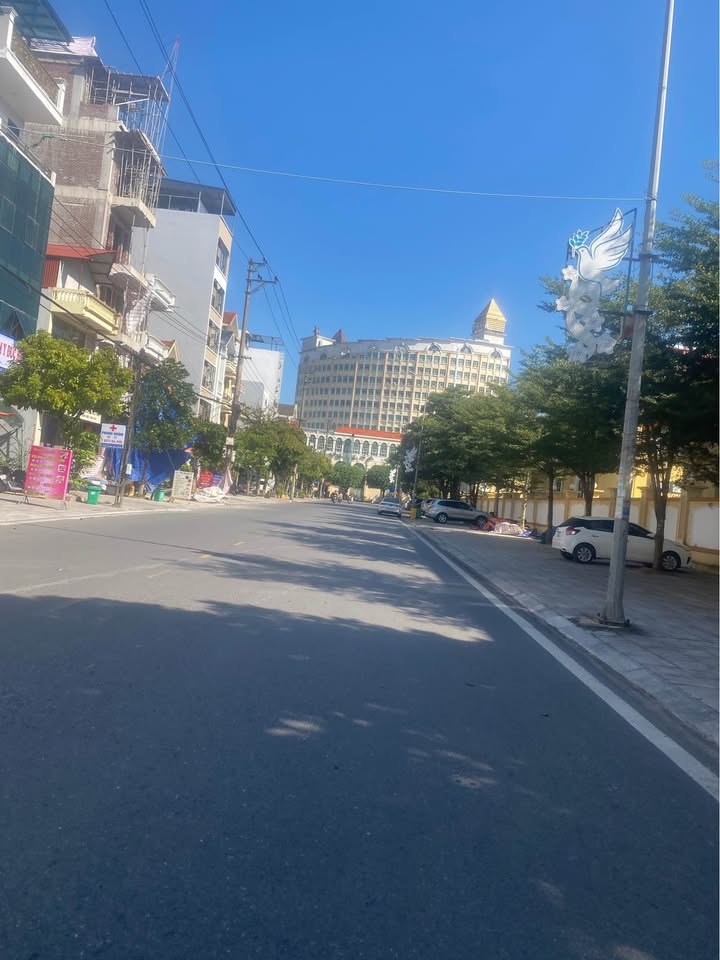 Nhà 2.5 tầng Móng Cái 90m² - Chính chủ cần bán nhanh!