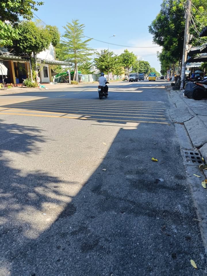 Lô đôi mặt tiền Phạm Hùng 216m² giá 13 tỷ - Cơ hội đầu tư sinh lời!