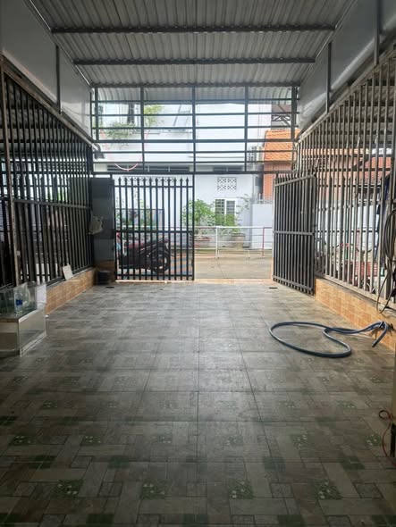 Nhà phố Tân An, Thủ Dầu Một 149.6m² giá chỉ 1.95 tỷ - Đầu tư sinh lời cao!