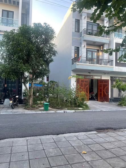 Đất nền phố Tháng Tám Hòa Lạc 72m² giá chỉ 2 tỷ - Cơ hội đầu tư tuyệt vời!