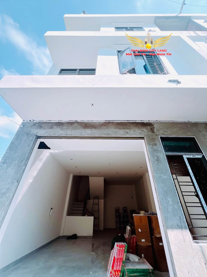 Nhà đẹp 3 tầng Phú Xuân 50m² giá 2 tỷ - Thiết kế hiện đại, sẵn sàng vào ở!