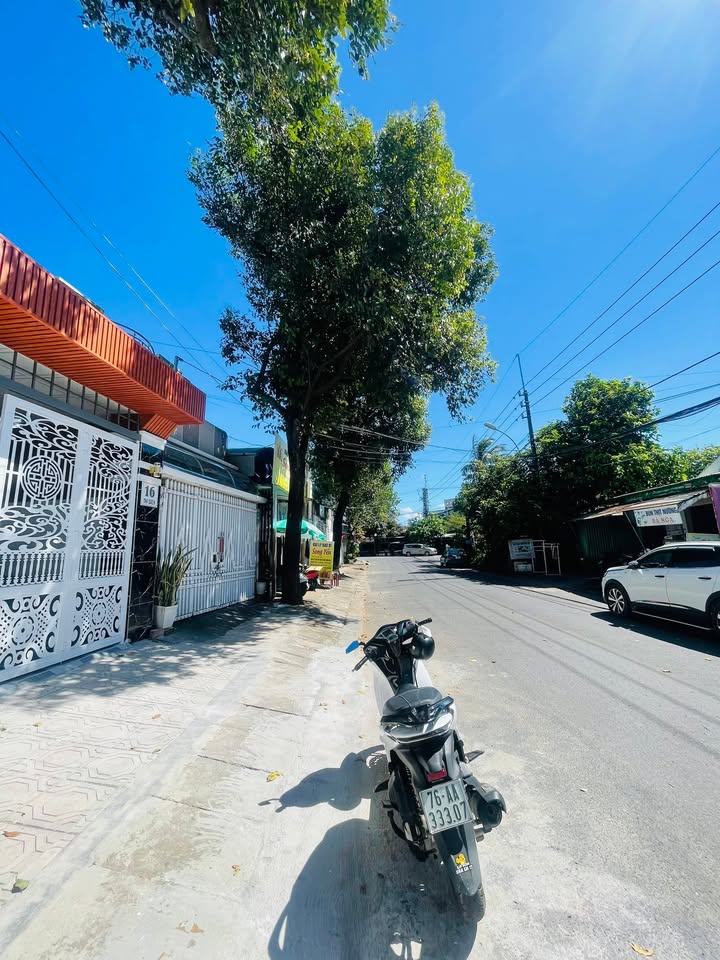 Nhà mặt tiền Thi Sách, Đăk Hà 145.6m² giá 3.2 tỷ - Thiết kế hiện đại, nội thất sang trọng!