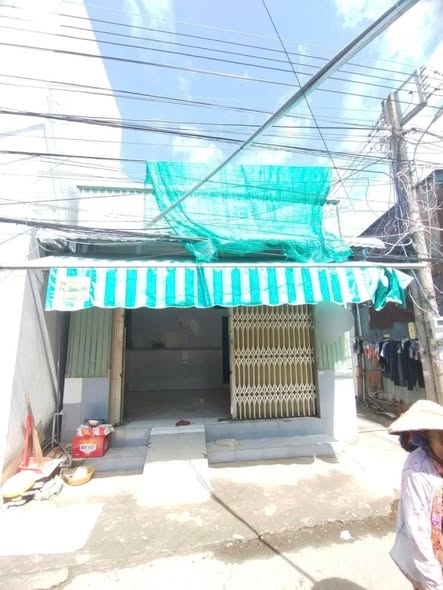 Nhà gốc mặt tiền Bùi Văn Danh Long Xuyên 36m² giá 900 triệu - Cơ hội đầu tư hấp dẫn!