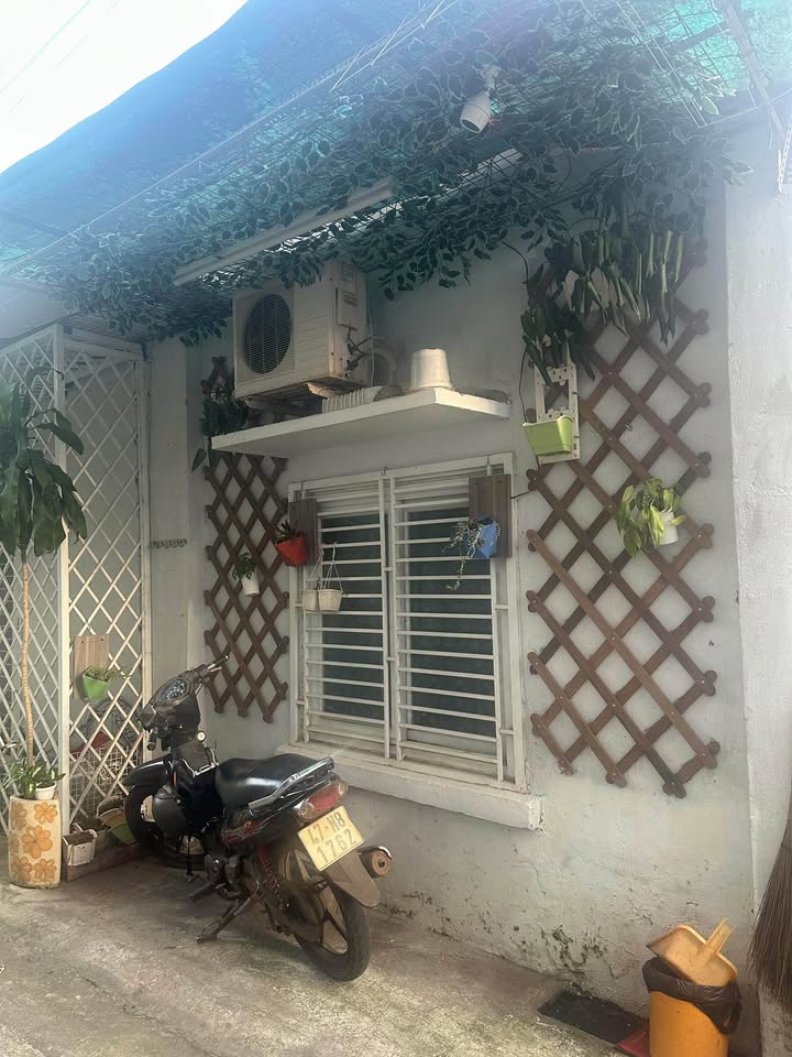 Nhà cấp 4 hẻm 40/13 Nguyễn Tất Thành 43m² giá 2.1 tỷ - Gần nhiều tiện ích!