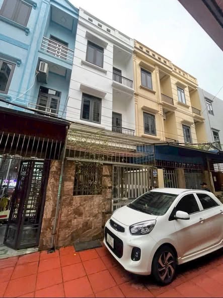 Nhà 3 tầng Lộc Vượng, 58m² chỉ 2.6 tỷ - Ô tô đỗ cửa, công năng đầy đủ!