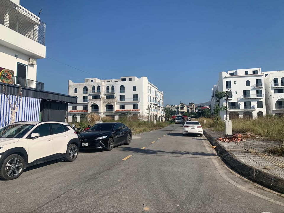 Lô đất đẹp tại KĐT Midtown One - Yên Thanh, Uông Bí 90m² chỉ 1,5 tỷ - Đầu tư lý tưởng!