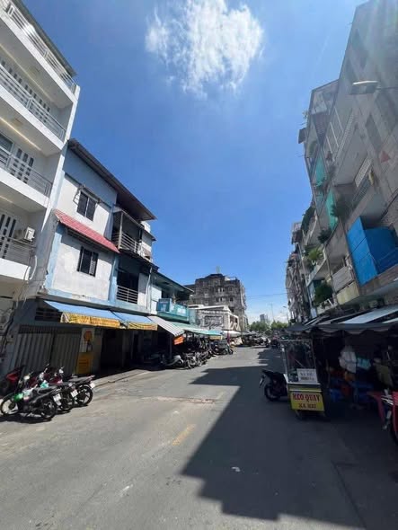 Mặt tiền Đào Tấn, Quận 5, 33.6m² giá 10.88 tỷ - Cơ hội đầu tư vàng!