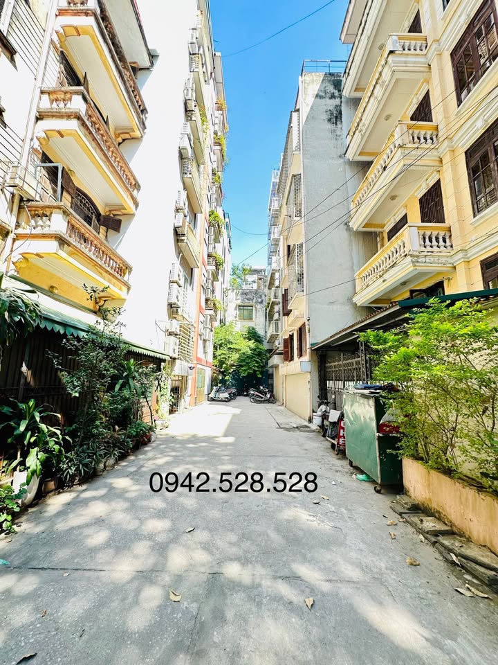 Căn hộ CCMN Ngõ 6 Trích Sài 65m² giá 15 tỷ - Dòng tiền 1,2 tỷ/năm!