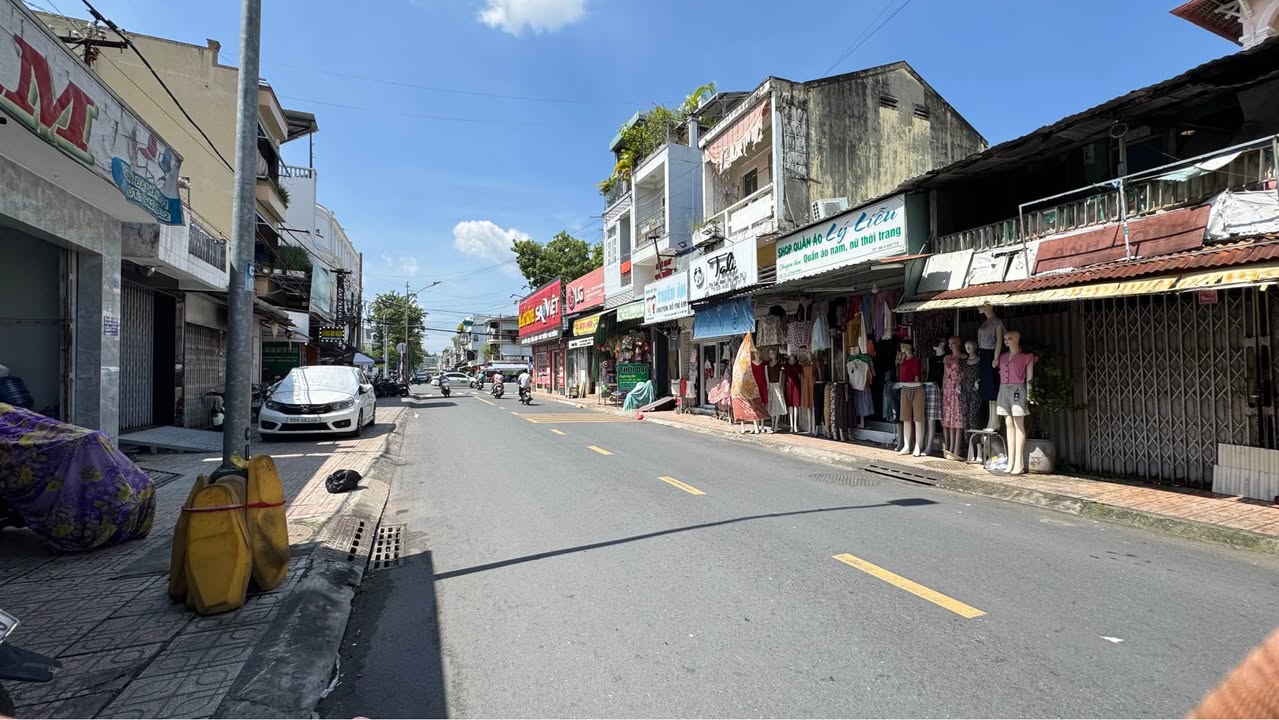 Nhà mặt tiền Lê Đại Hành, Mỹ Tho 22m² giá 4 tỷ - Kinh doanh ngay!