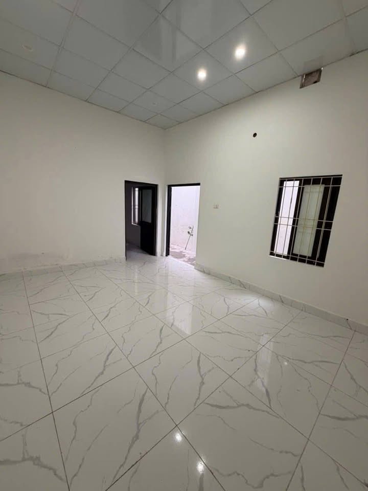 Nhà cho thuê tại Giang Biên 5 phòng - Kinh doanh tốt, giá chỉ 11 triệu!