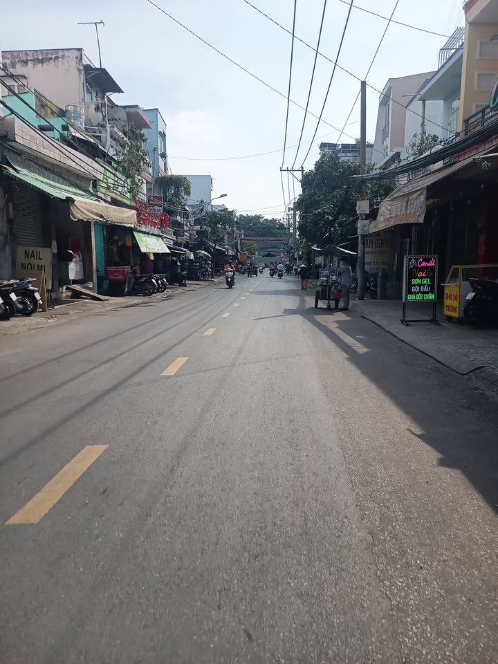 Nhà đẹp 2 tầng Tôn Đản, Quận 4, 36m² giá 4 tỷ - Sẵn sàng vào ở!