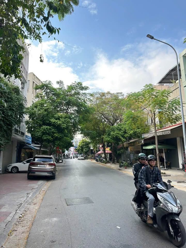 Nhà mặt đường Hoàng Minh Thảo, Hải Phòng - 66m² chỉ 12 tỷ - Vị trí đắc địa, kinh doanh thuận lợi!