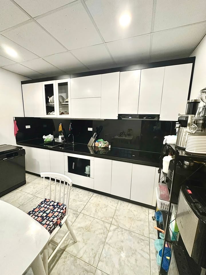 Cho thuê phòng rộng Đê La Thành, Ba Đình 60m² - Tiện nghi như nhà riêng!