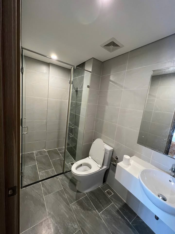 Căn hộ Vinhomes Grand Park quận 9 66,5m² giá 7,5 triệu - View hồ bơi thoáng mát!