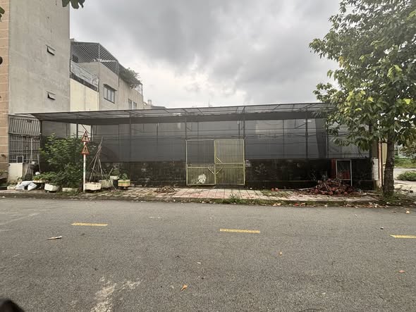 Đất nền Đông Hòa 118m² giá 6.9 tỷ - Hai mặt tiền đắc địa!