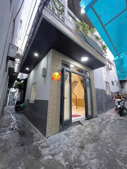 Nhà nguyên căn 2 mặt kiệt Lê Duẩn, Hải Châu 40m² giá 9.5 triệu - Thích hợp cho gia đình nhỏ!