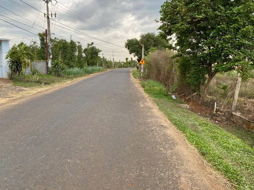 Đất thổ cư Ea Kao, Buôn Ma Thuột 412m² giá 1.8 tỷ - Vị trí đắc địa, tiện ích xung quanh!