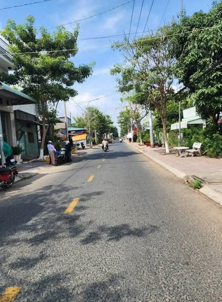 Đất nền mặt tiền đường Nguyễn Thị Định, Long Hưng, Tân Châu, 90m² - Sổ đỏ chính chủ, giá chỉ 1 tỷ!