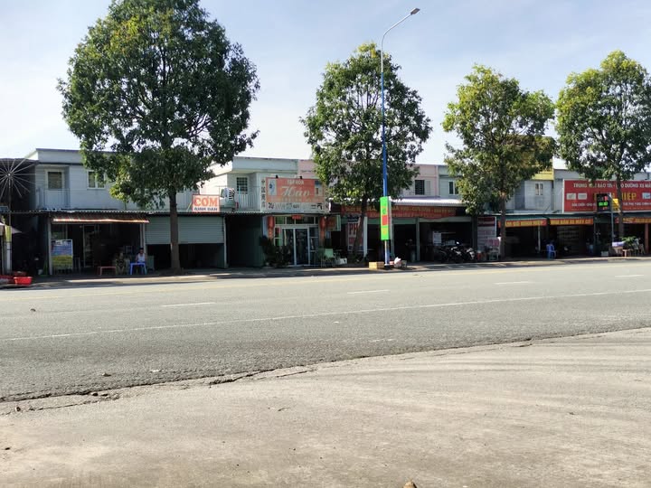 Nhà mặt tiền N10.5D Bàu Bàng 280m² giá 5 tỷ - Kinh doanh sầm uất!