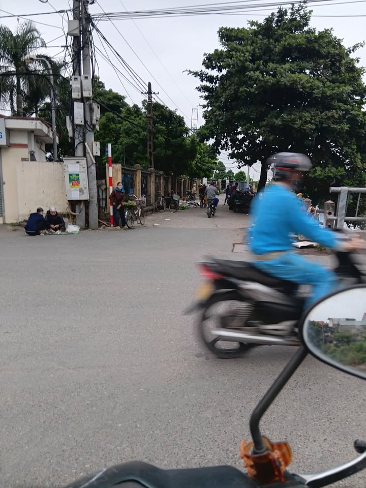 Đất Dương Quang Gia Lâm 80m² giá 2,9 tỷ - Sát chợ, tiện ích đầy đủ!