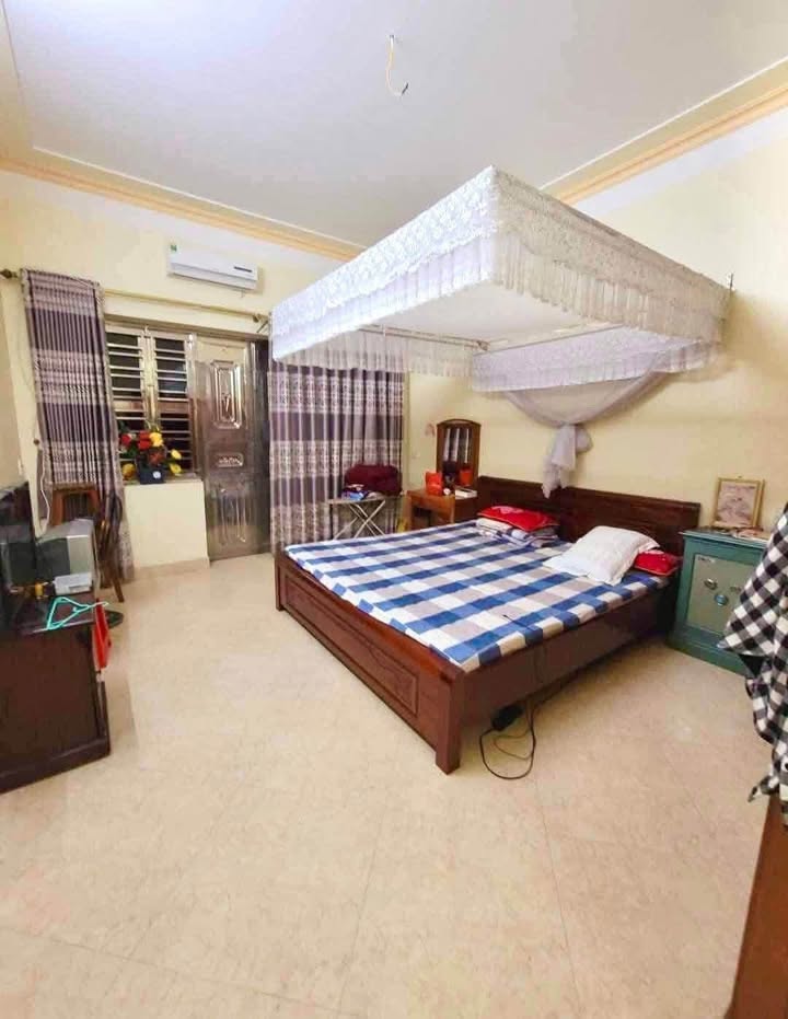 Bán nhà 3 tầng mặt đường Chu Văn An, Nam Định 90m² - Giá tốt thương lượng chính chủ!