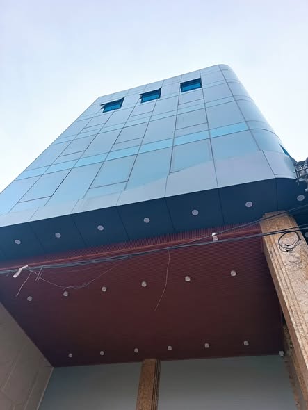 Toà nhà Building Định Công 200m² giá 112 tỷ - Thiết kế hiện đại, view sông thoáng mát!