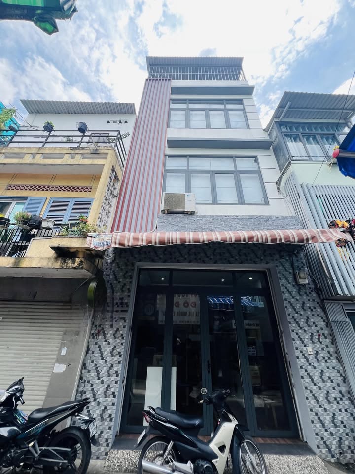 Nhà mặt tiền Trần Văn Đang, Quận 3, 32.9m² giá 6 tỷ - Kinh doanh thuận lợi!